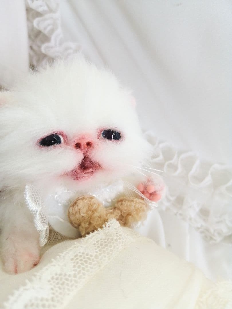 マグマグ♡哺乳瓶♡お腹ぽっこり子猫ちゃん♡アートドール♡ぬいぐるみ♡スタイ♡