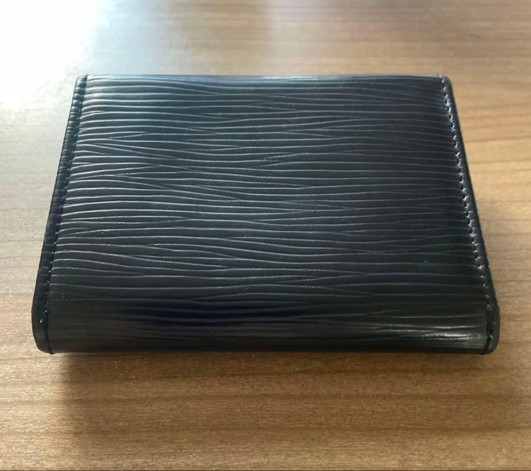 ルイヴィトン　ケース　ブラック　「LV」