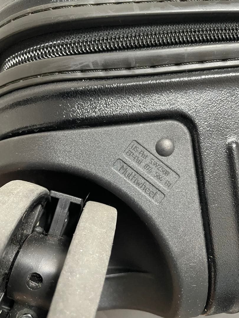 美品) RIMOWAリモワ サルサ キャリーケース ブラック 4輪