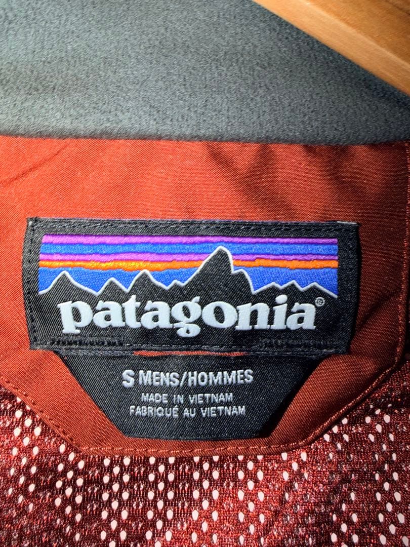 patagonia スノードリフタージャケット　即日発送