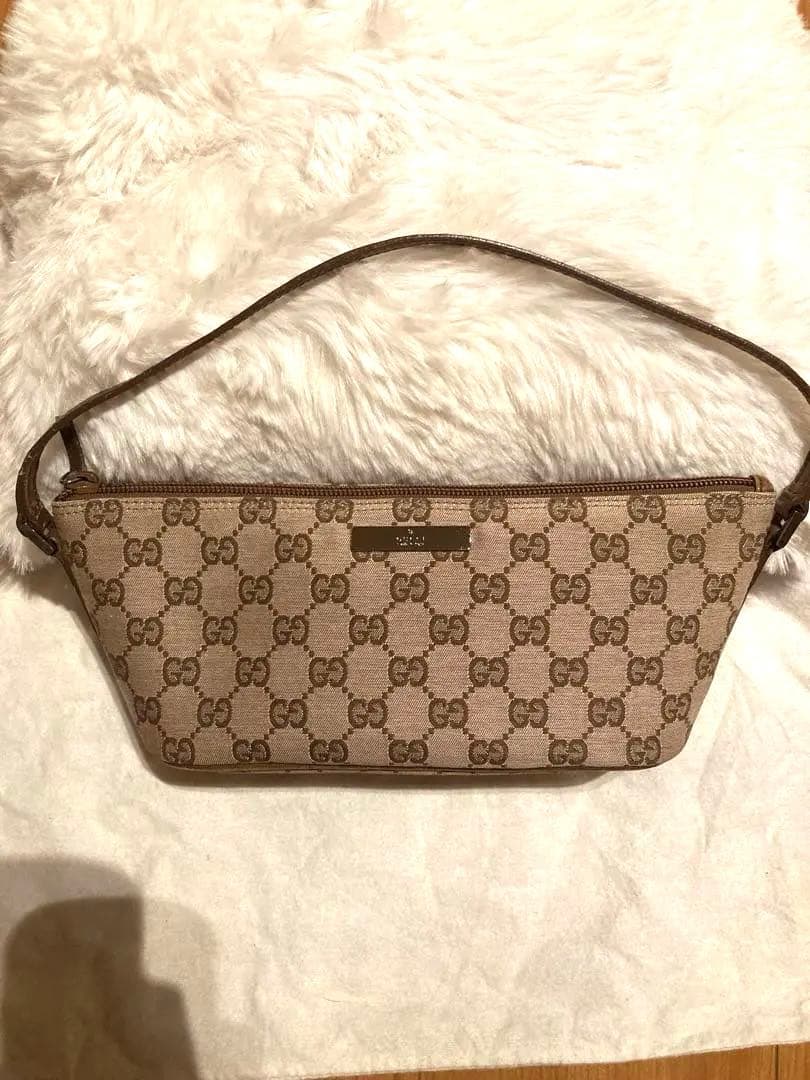 GUCCI ベージュ GGパターン ポーチ