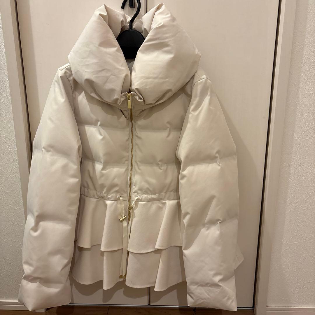 新品未使用　Vin FENNEL フリルペプラムダウンコート