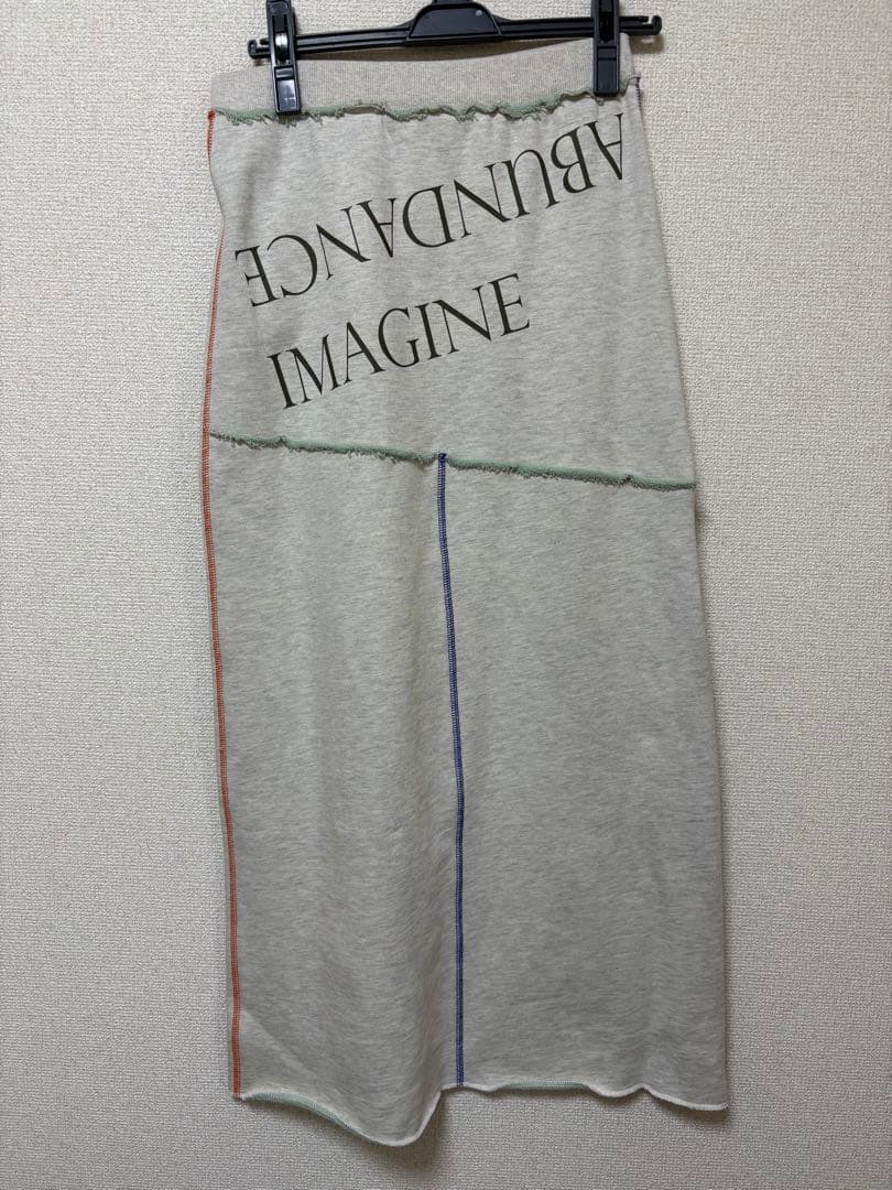 新品　今季　エイミーロウ　配色ボアスウェット バックテキストジップスカート