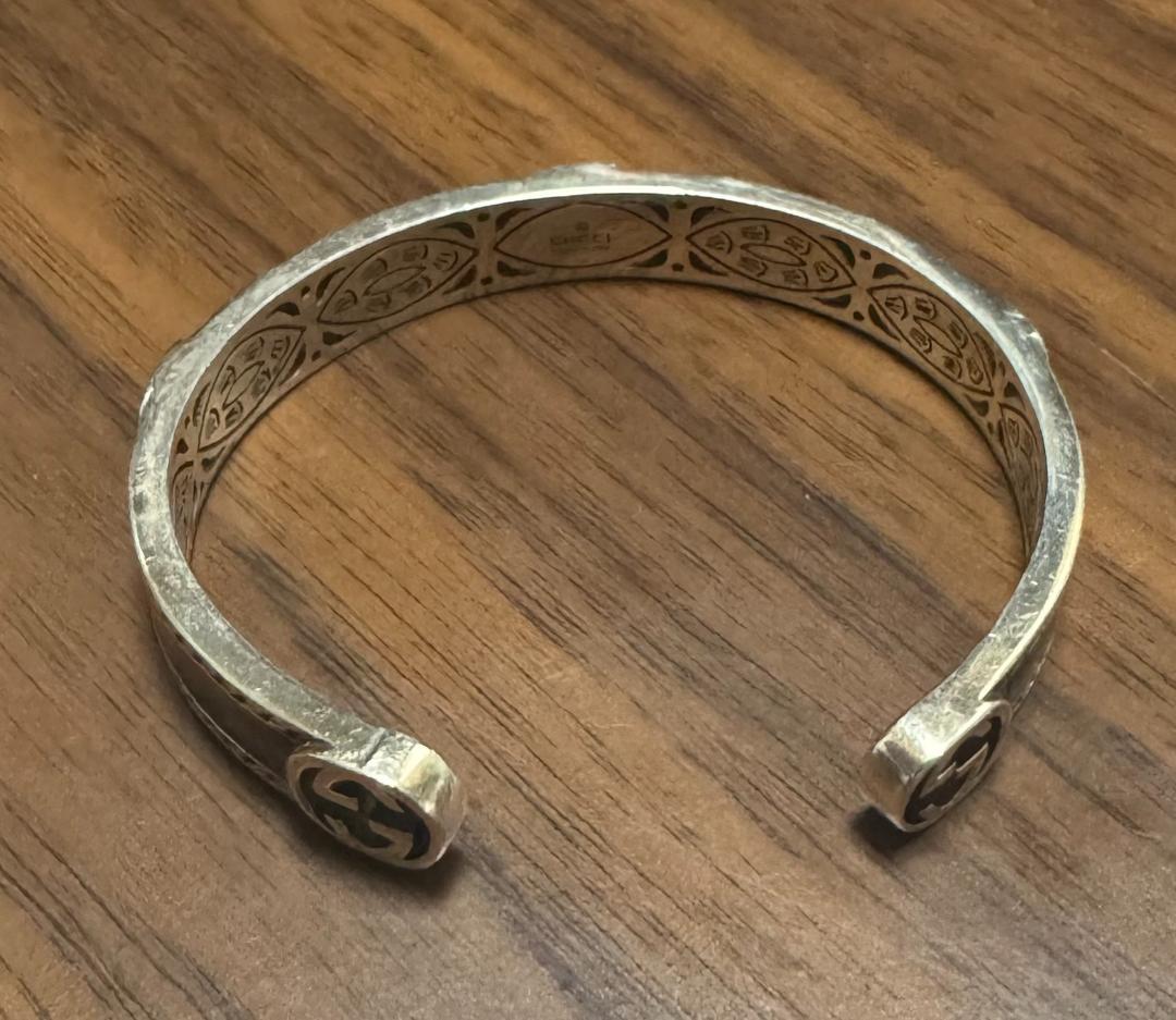 Gucci シルバー/ブラックバングル