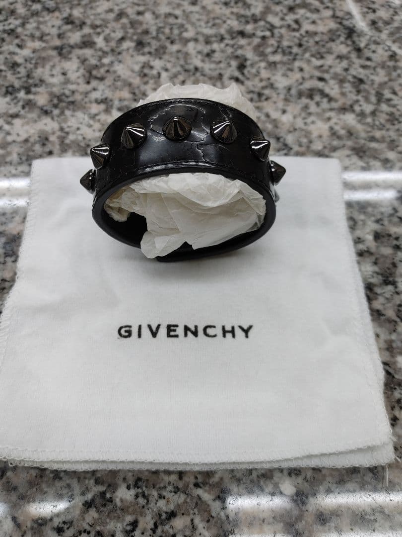 【GIVENCHY】ブレスレット