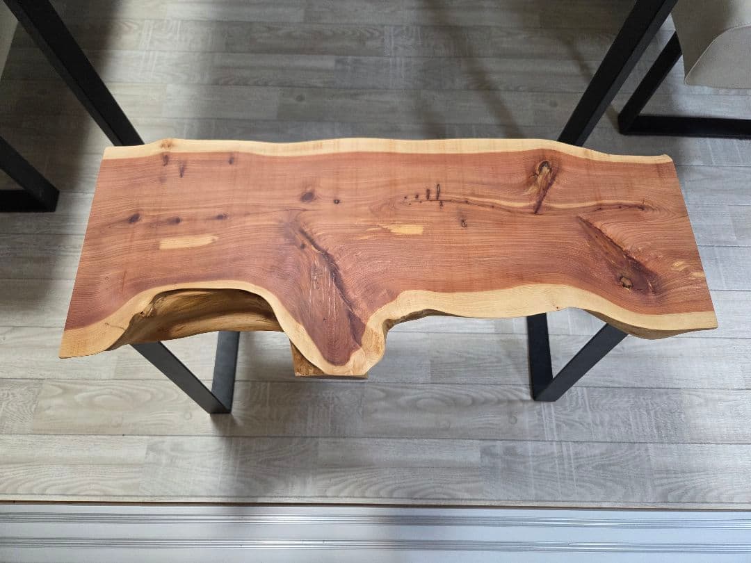 ​【一点物】イブキ 一枚板 サイドテーブル 飾り台 花台 レジン アイアン脚