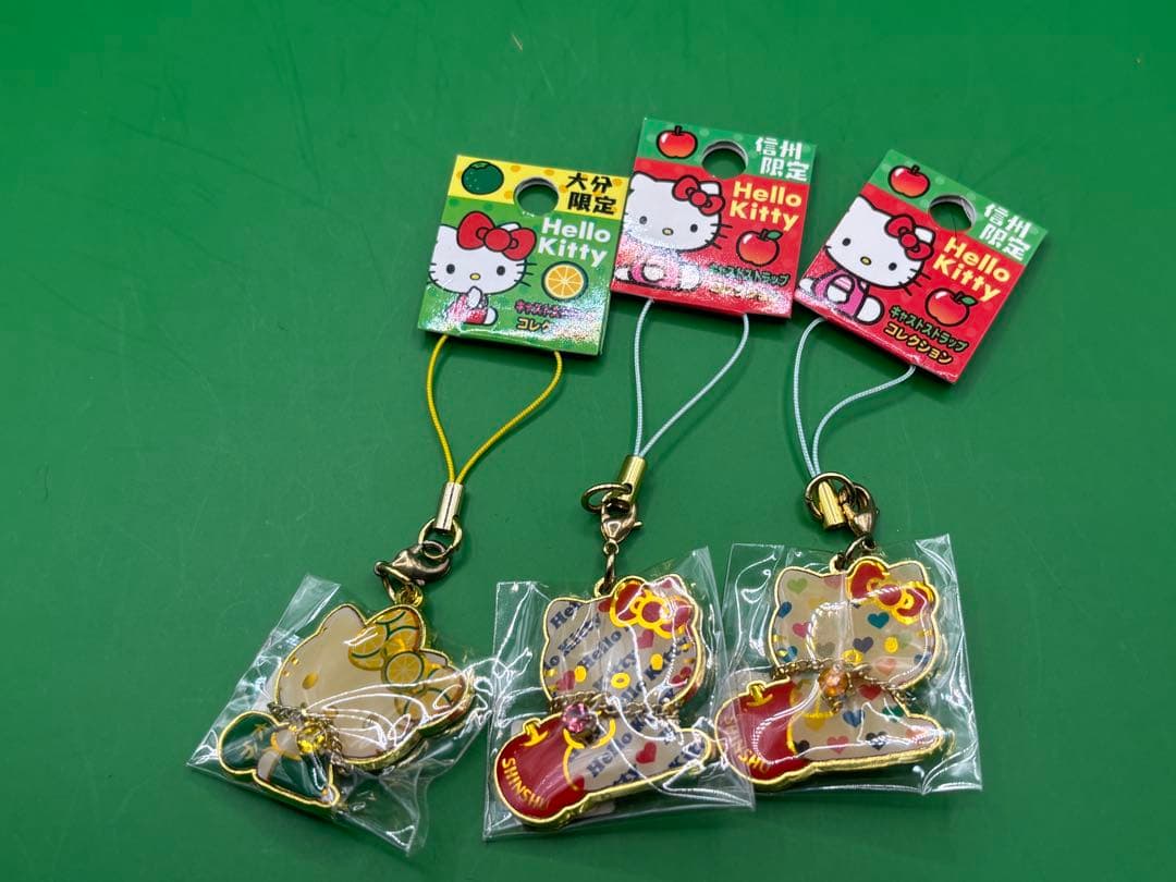 ☆*☆様 【ほぼ新品未開封】 ハローキティ ご当地ストラップ 根付け 29個