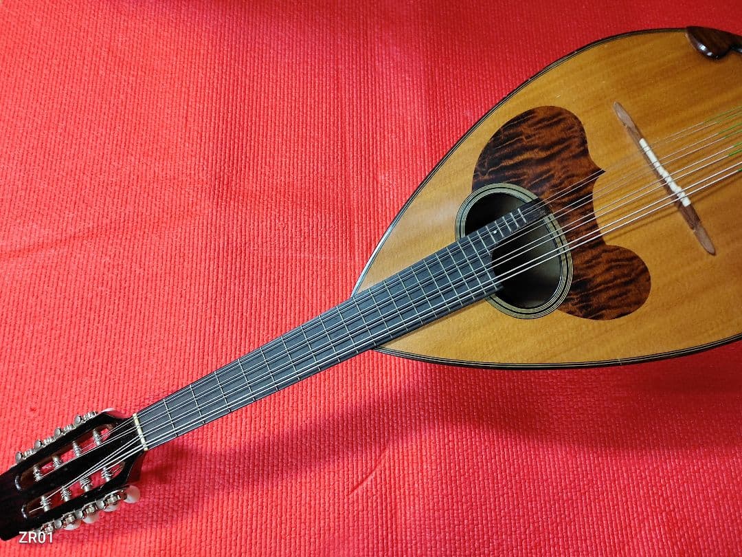 SUZUKIマンドリン　MDー4マンドラ 本体 8弦 ケース付き