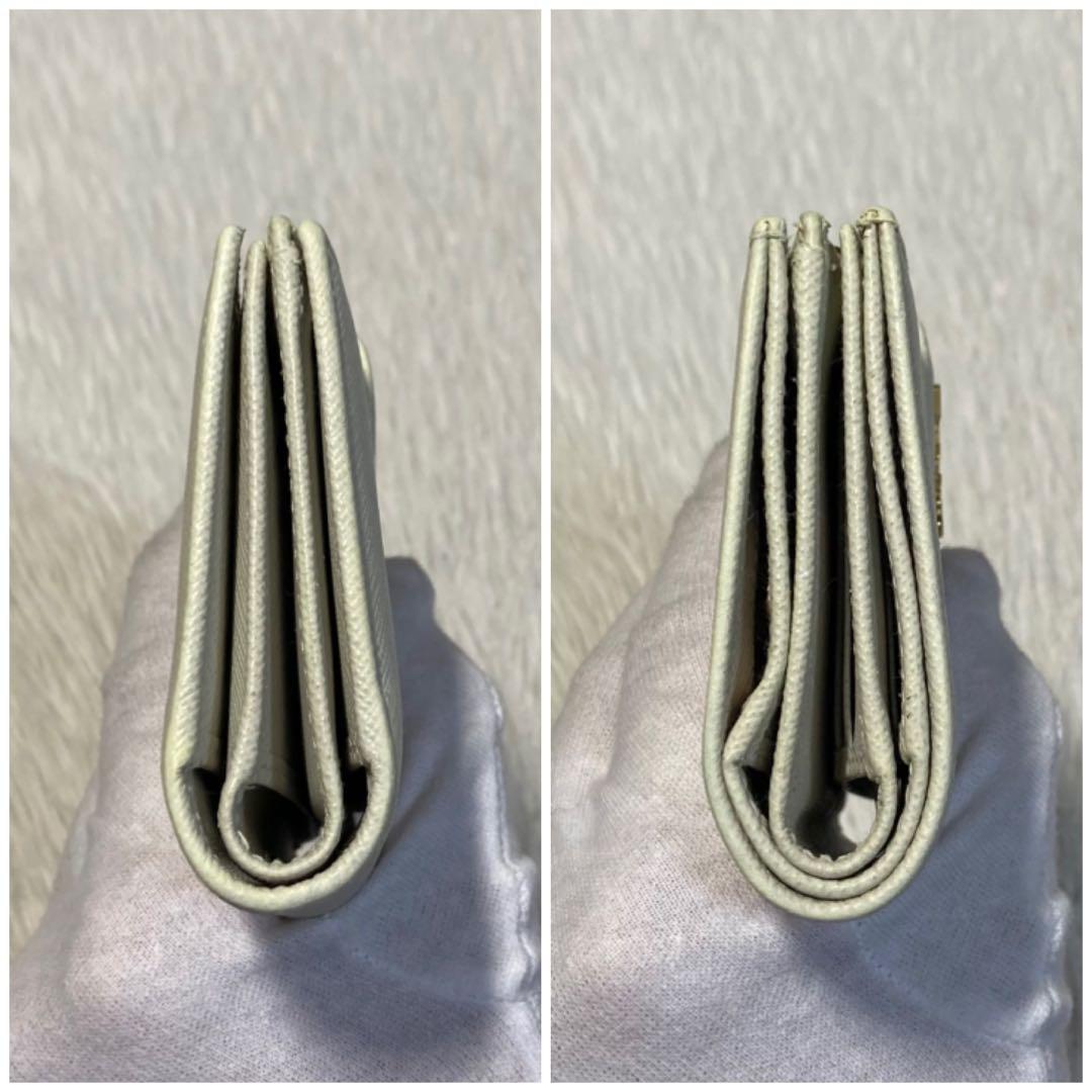 特別価格　PRADA プラダ　二つ折り　長財布　収納　カード入れ　ベルト　白