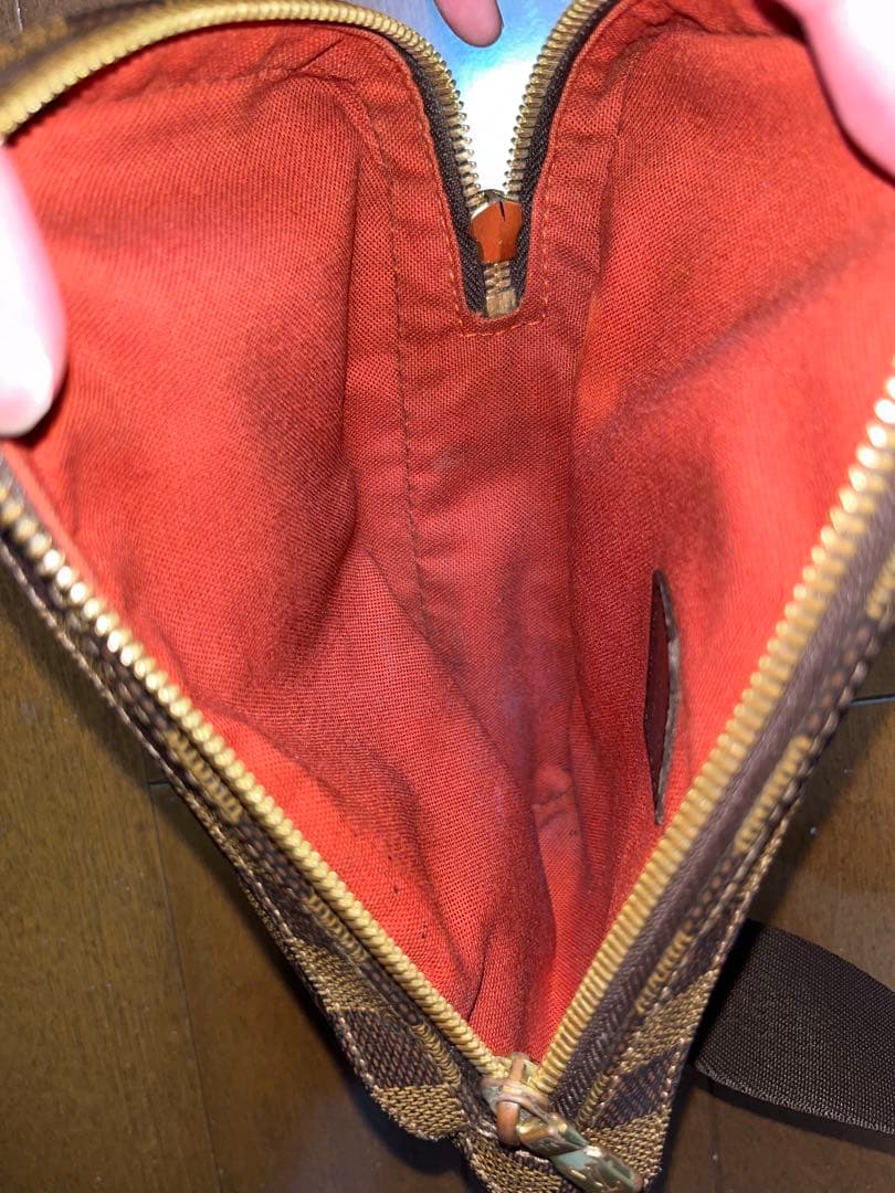 ダミエパターン ボディバッグ