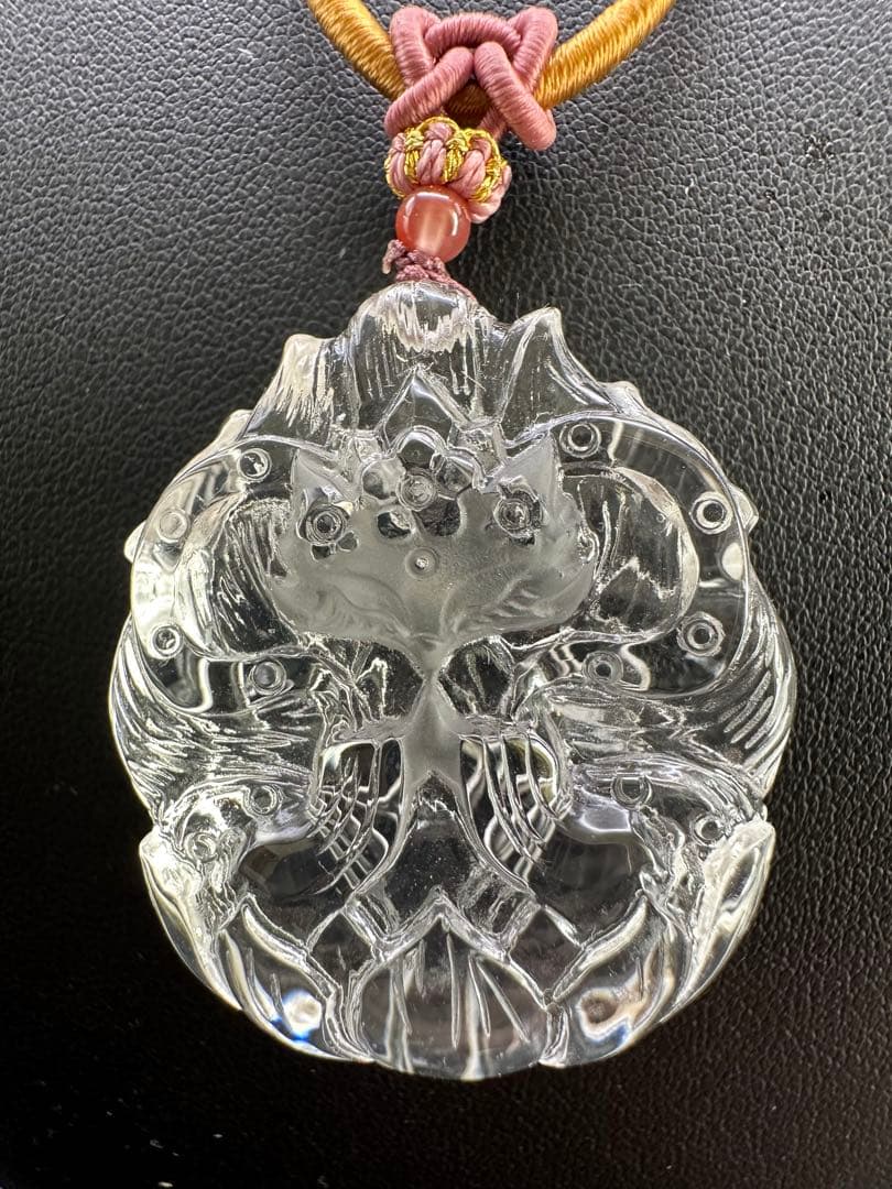 クリスタル彫刻ペンダント ネックレス