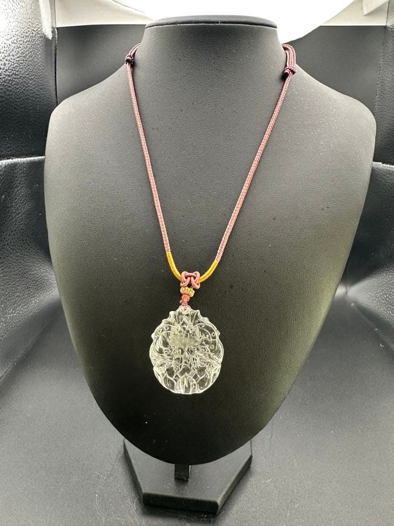 クリスタル彫刻ペンダント ネックレス