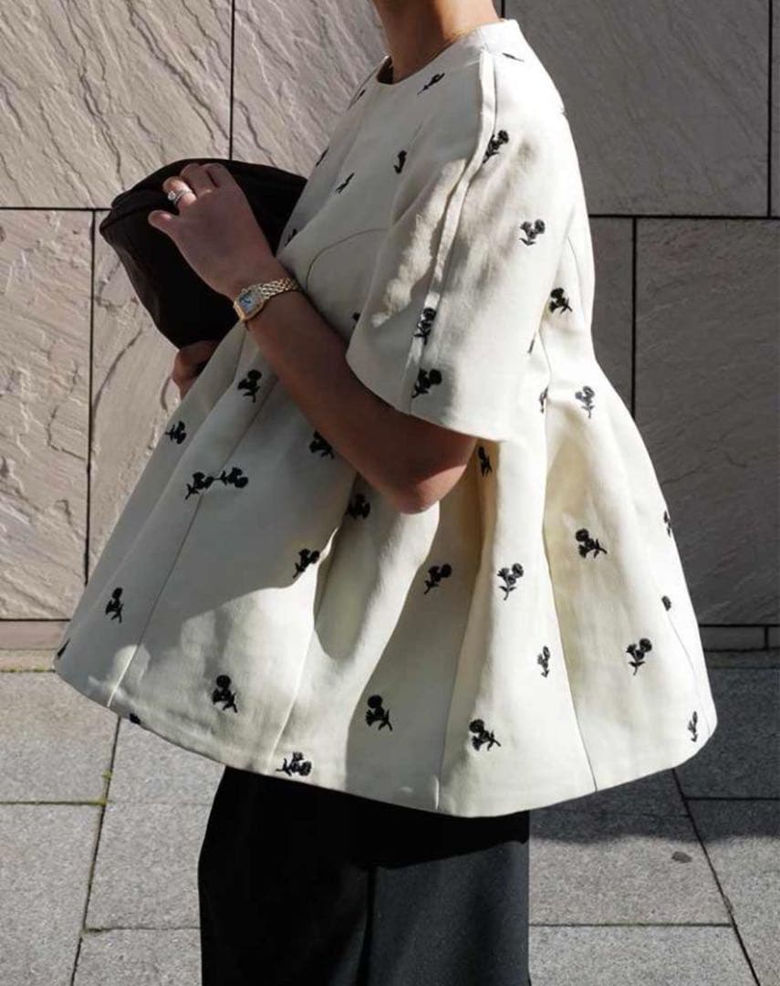 【公式サイトにて購入・即日発送可能】MACHATT フラワー刺繍 半袖トップス