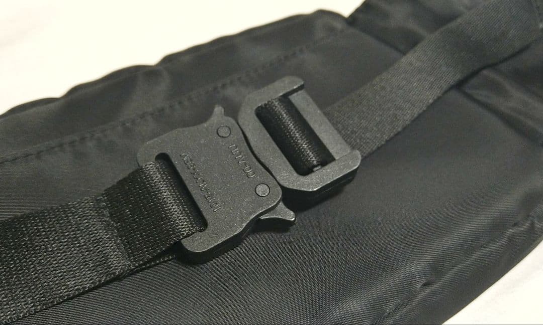 【美品】 1017 ALYX 9SM ボディバッグ ブラック ショルダーバッグ