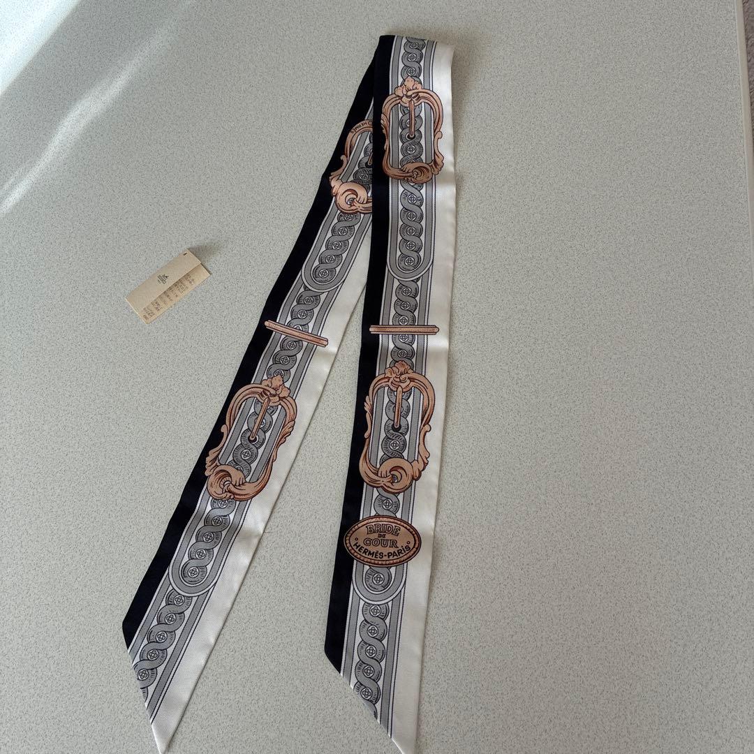 HERMES エルメス　ツイリー　ブリッドドゥクール