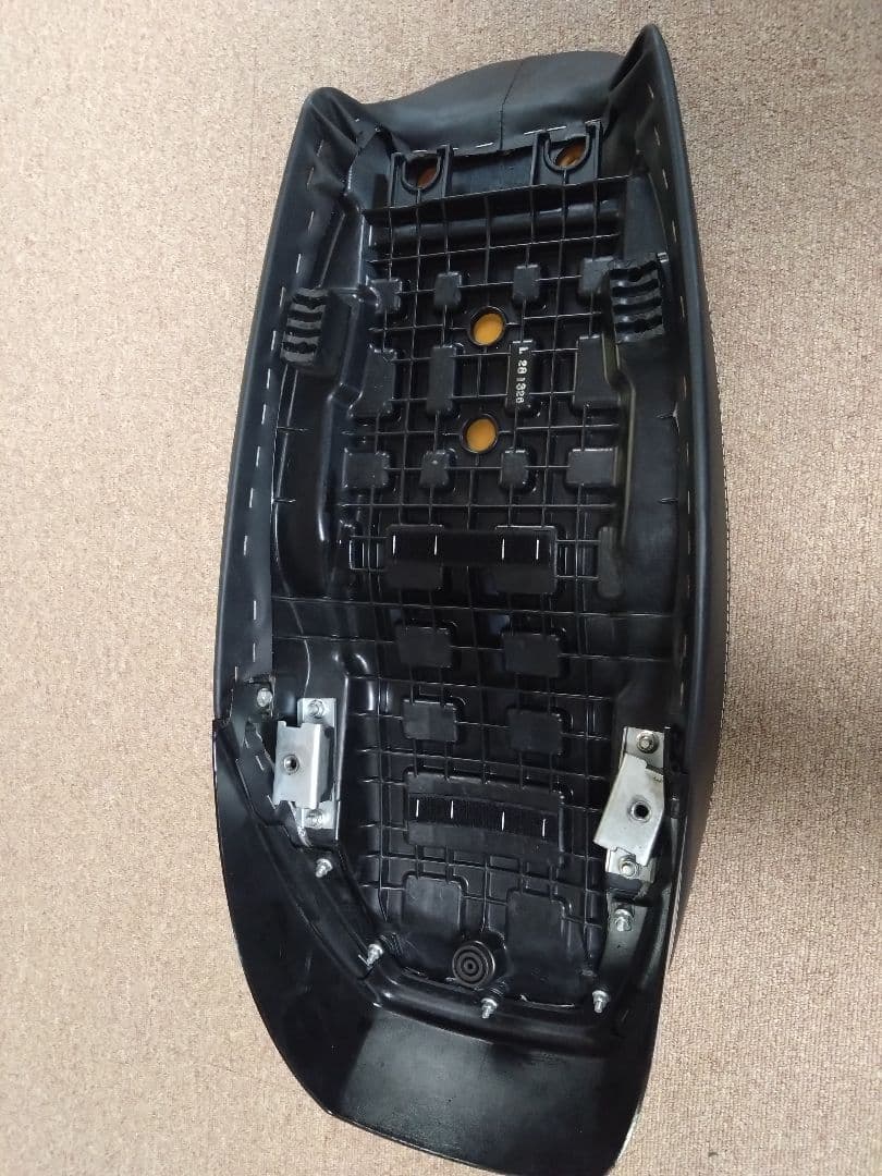 YAMAHA SR400 純正シート 2016年式 FI車用