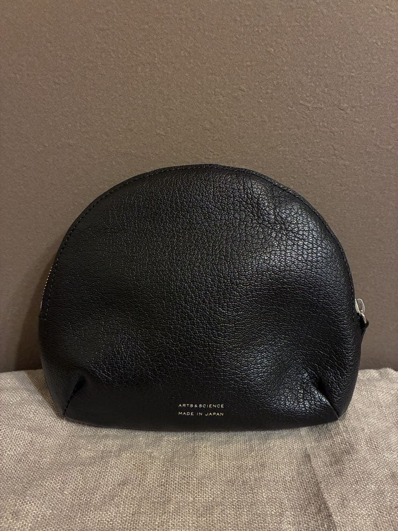 新品 アーツ&サイエンス ラウンドポーチS