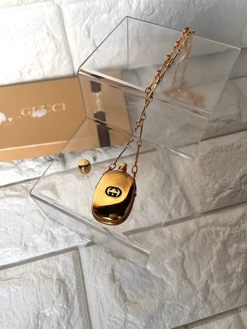 しゅーGUCCI パフュームボトル 香水瓶 ネックレス ゴールドペンダント
