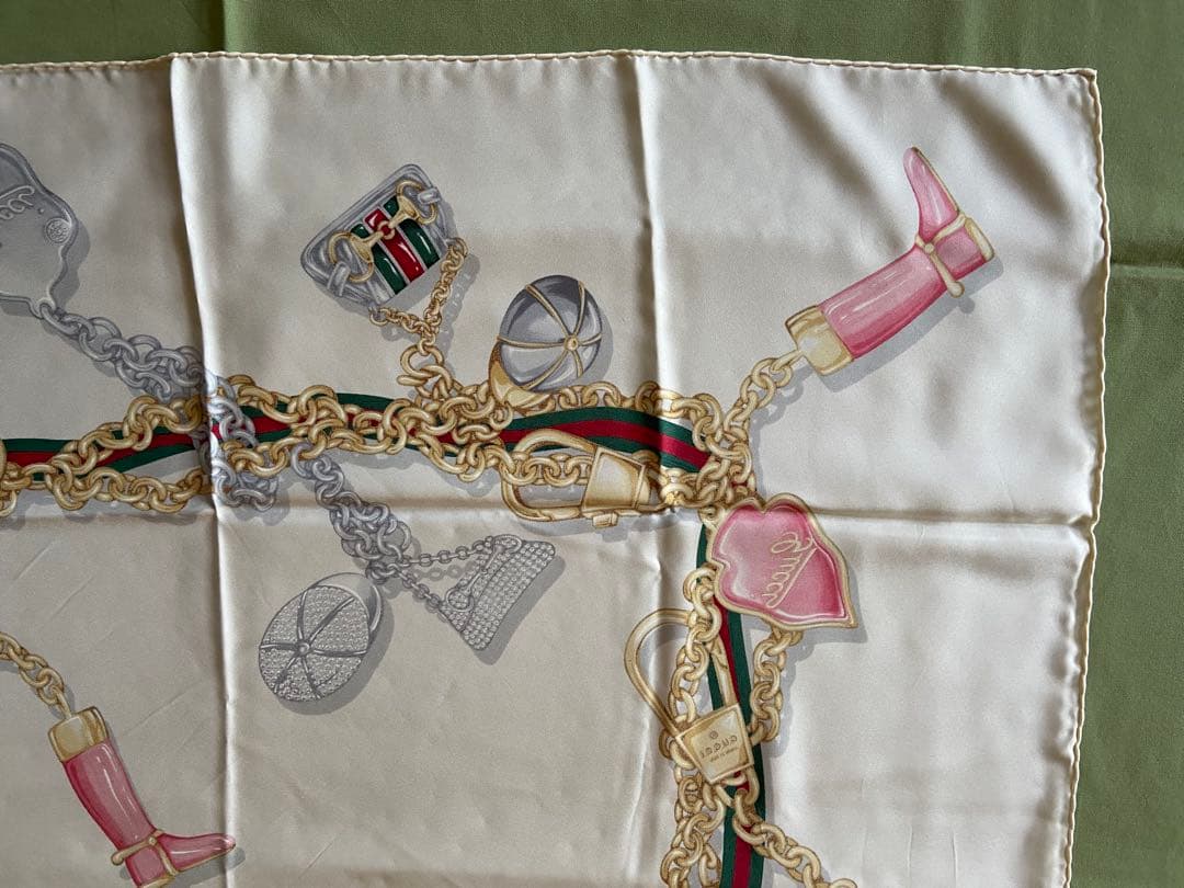 GUCCI グッチ　バッグ柄スカーフ