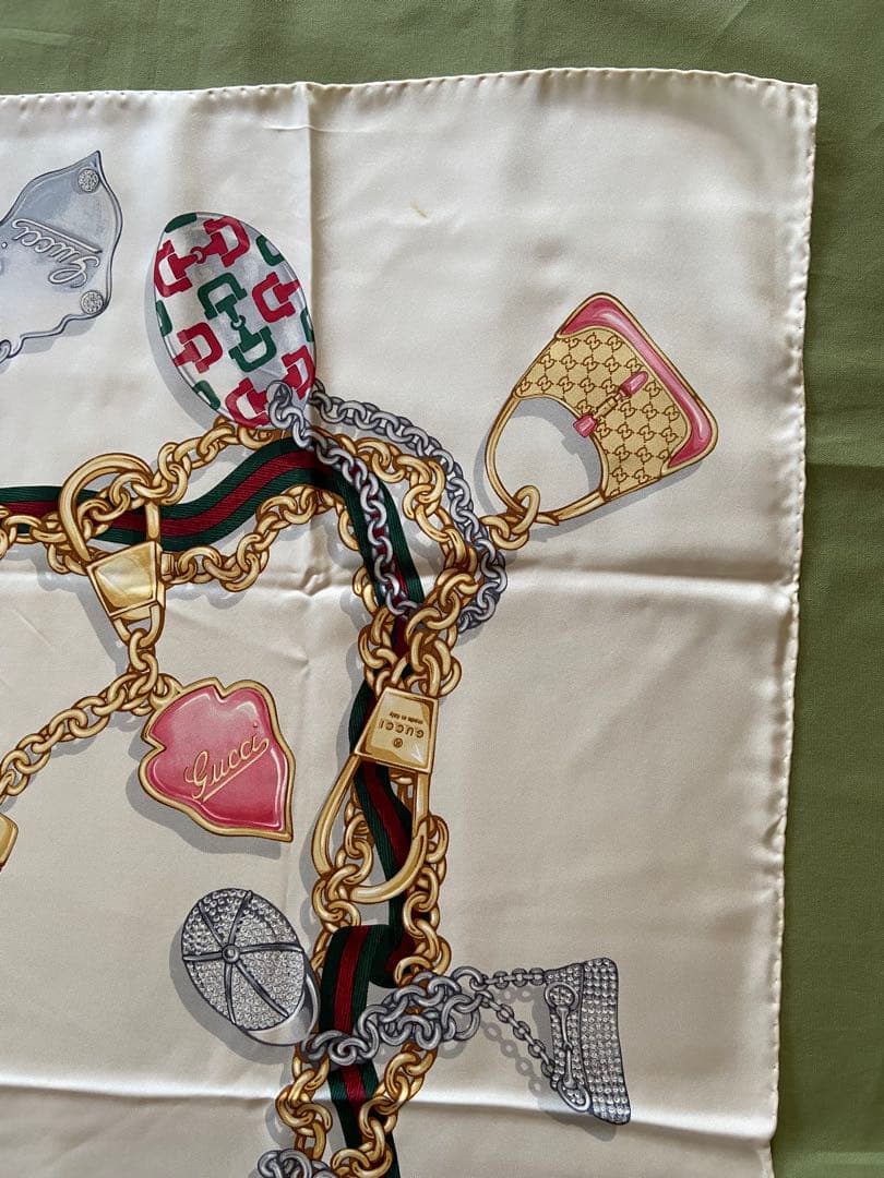 GUCCI グッチ　バッグ柄スカーフ