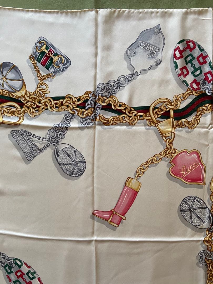 GUCCI グッチ　バッグ柄スカーフ