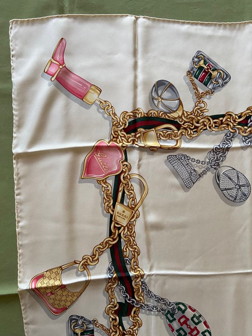 GUCCI グッチ　バッグ柄スカーフ