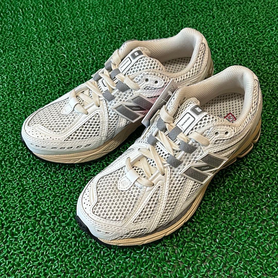 【新品】ニューバランス　M1906RP 23cm