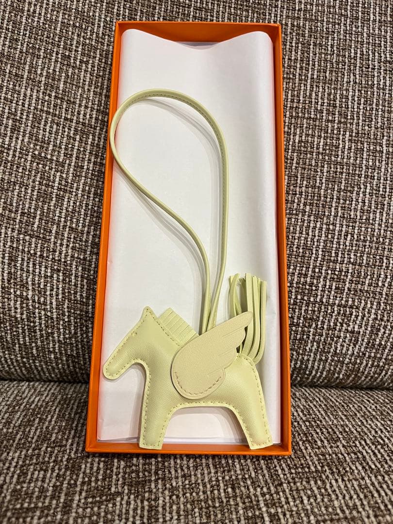 エルメス　HERMES ペガサス　PM チャーム　ジョーヌミルトン