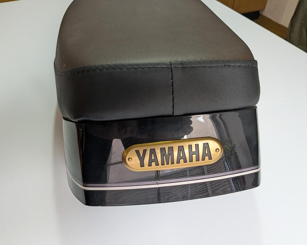 未使用品 YAMAHA ヤマハ SR400 純正シート バイク シート 座面