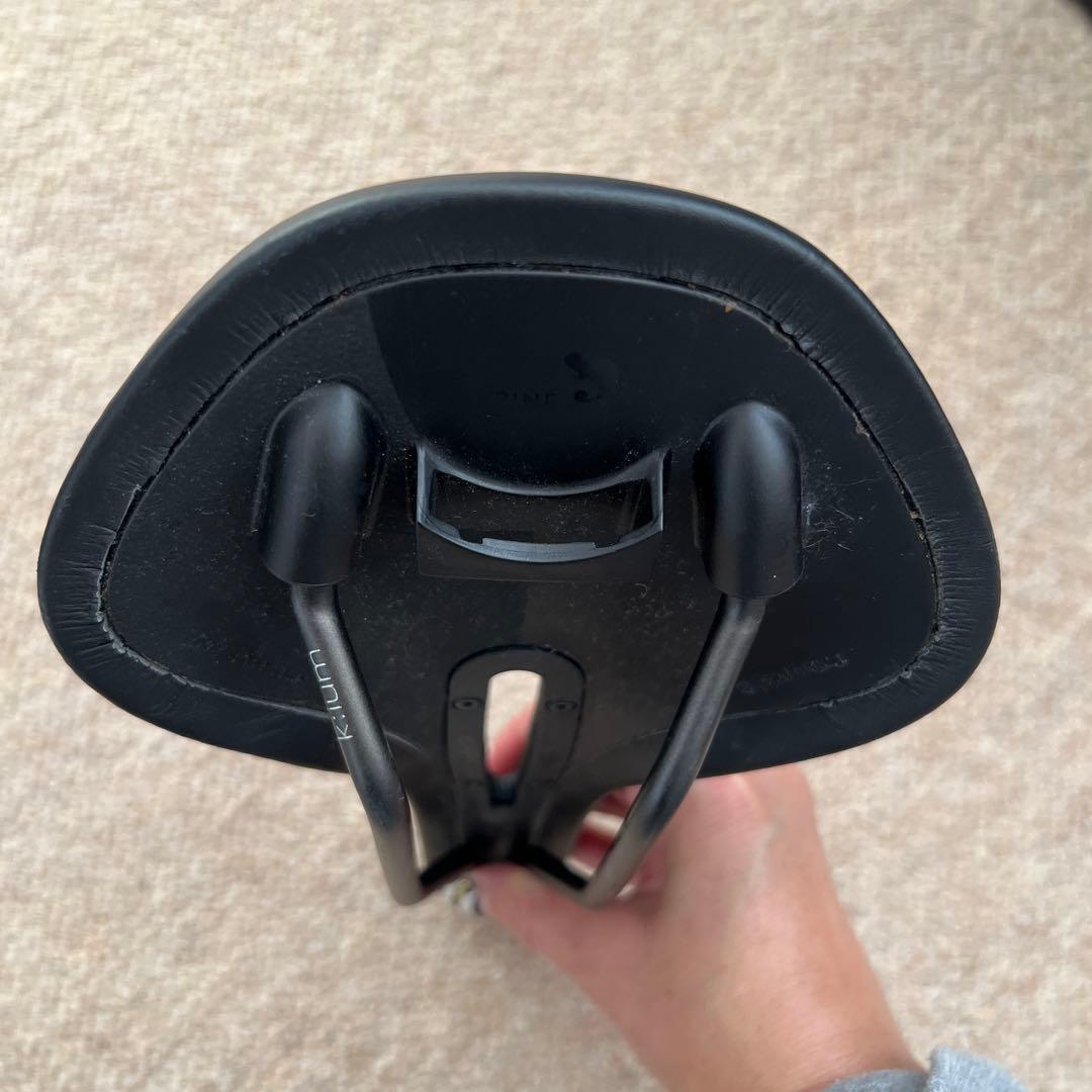 Fizik Antares R3 OPEN Kium サドル @お値下げ中！