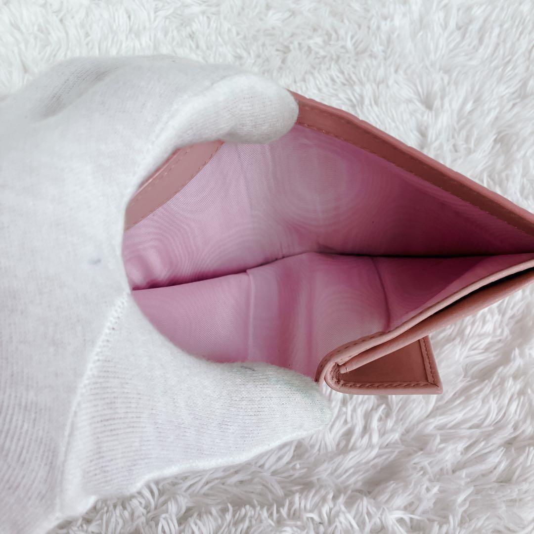 未使用級✨FRID搭載✨付属品付き　ミュウミュウ 折り財布　クロコ型押し ピンク