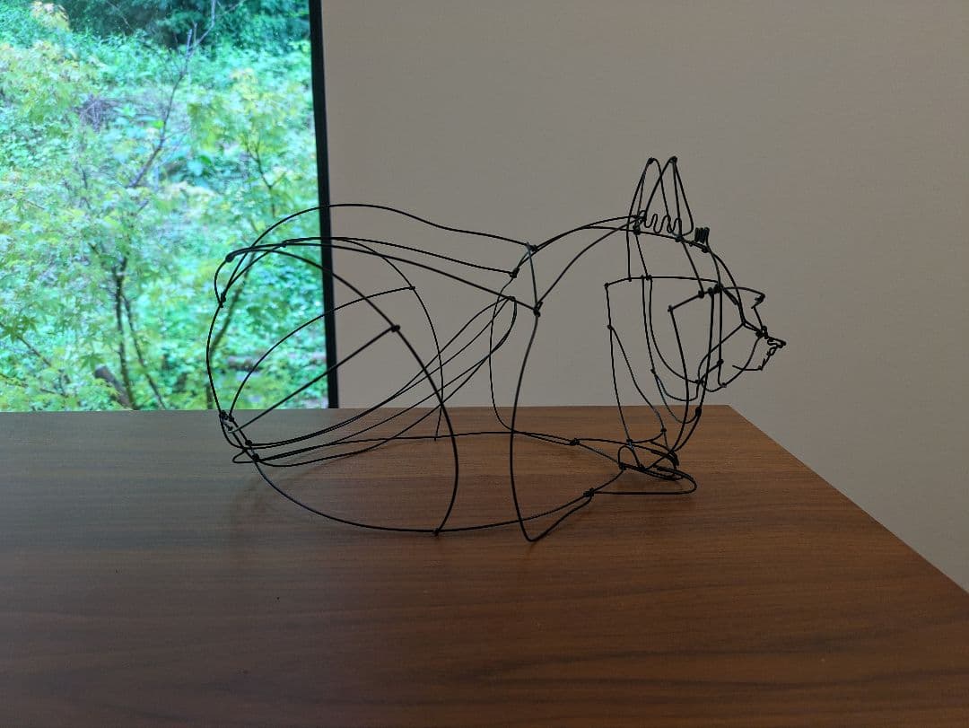 ねてる猫のワイヤーアート