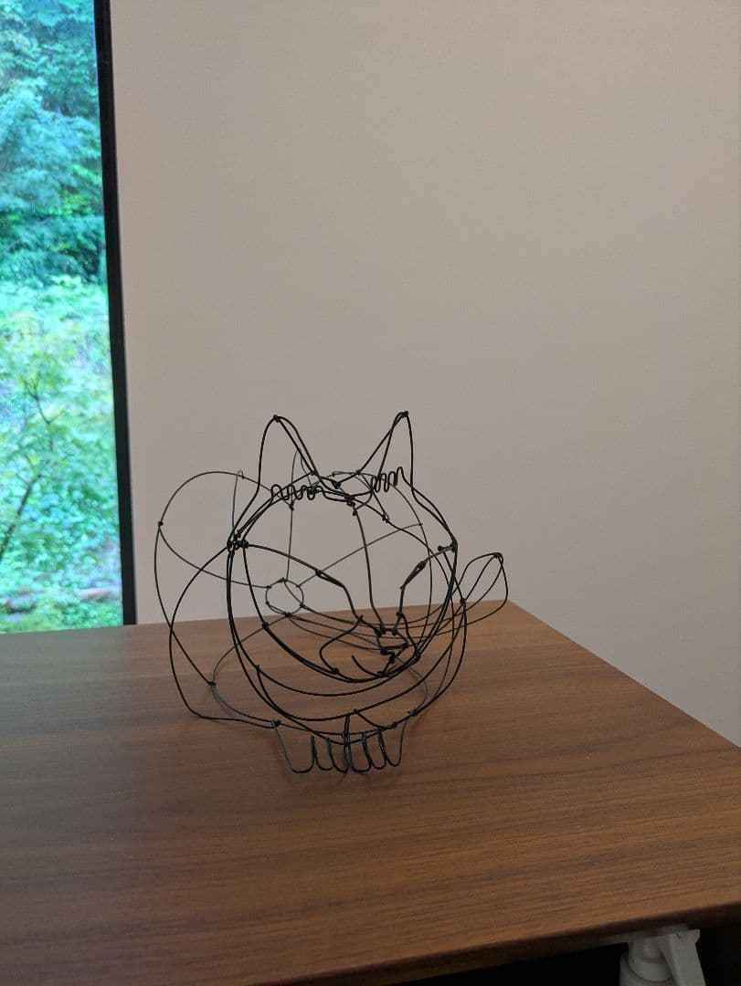 ねてる猫のワイヤーアート