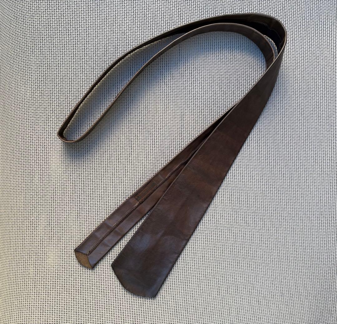 希少 PRADA プラダ　ダークブラウン レザー ナロー ネクタイ 本革