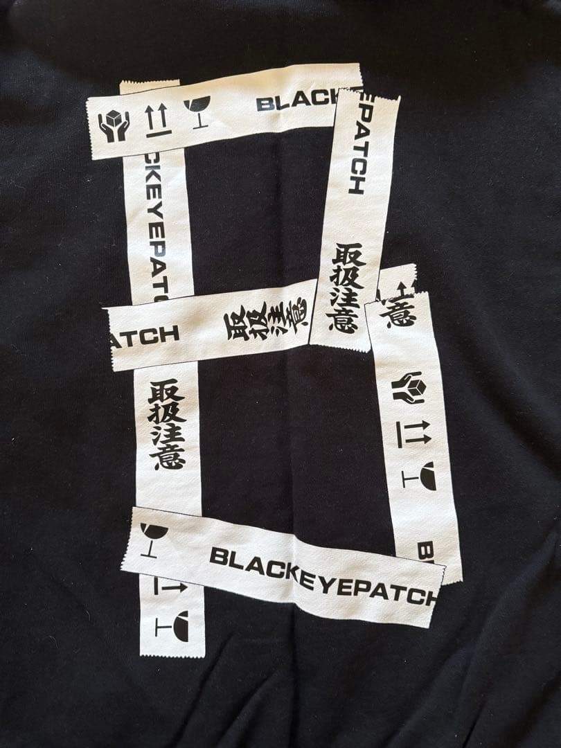 トップス BLACK EYEPATCH HWC TAPED ZIP HOODIE