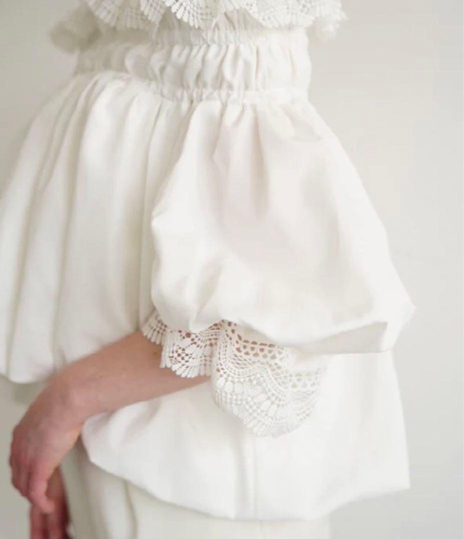 【未使用品】Acka.レースフリルオフショルダーブラウス（白）フリーサイズ