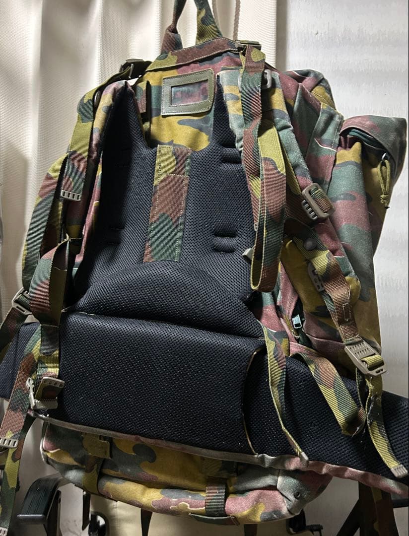 ベルギー軍放出品フレーム入りバックパック90L+20L 軍幕キャンプジグソーカモ