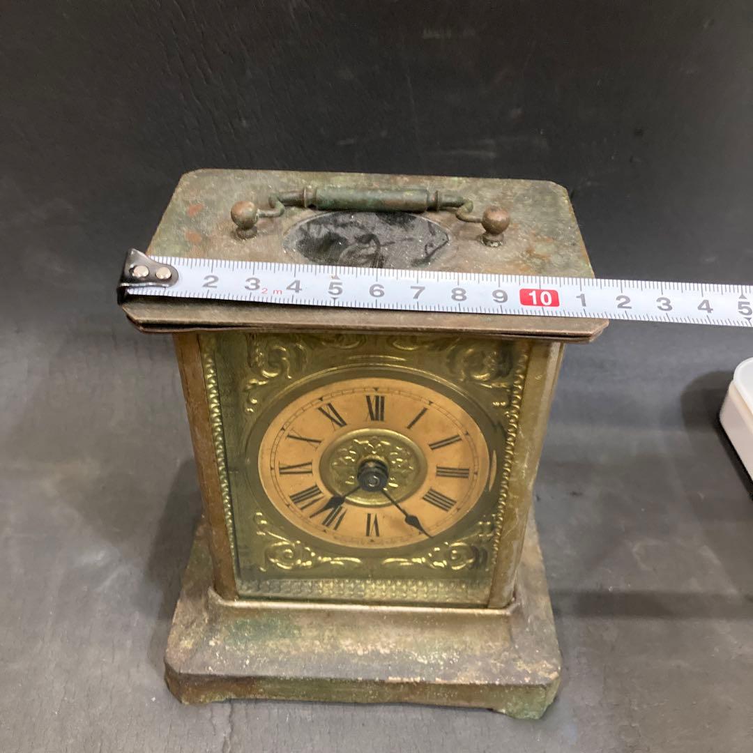 古い時計　ゼンマイ式