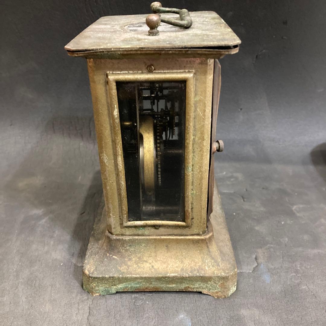 古い時計　ゼンマイ式