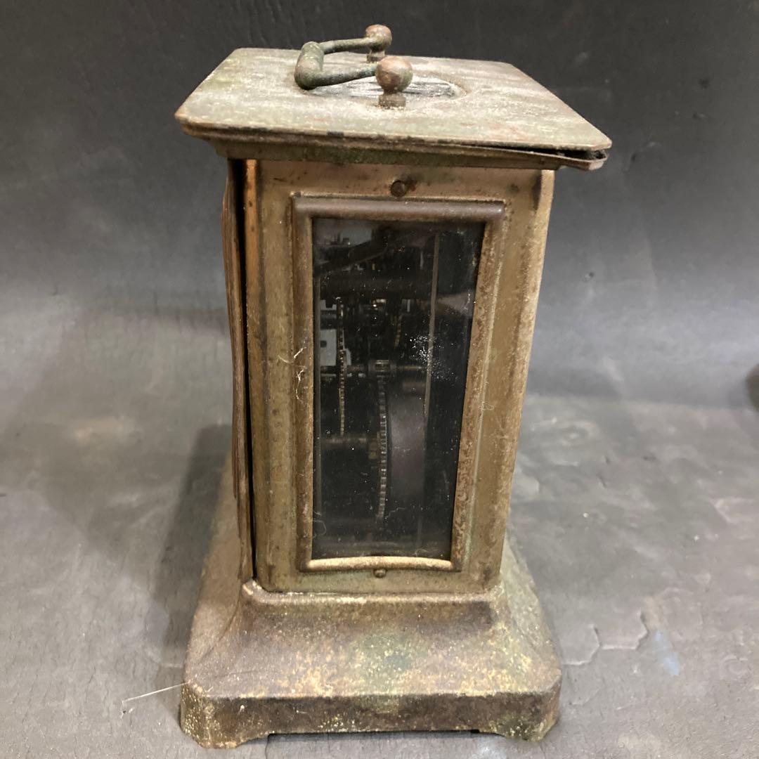 古い時計　ゼンマイ式