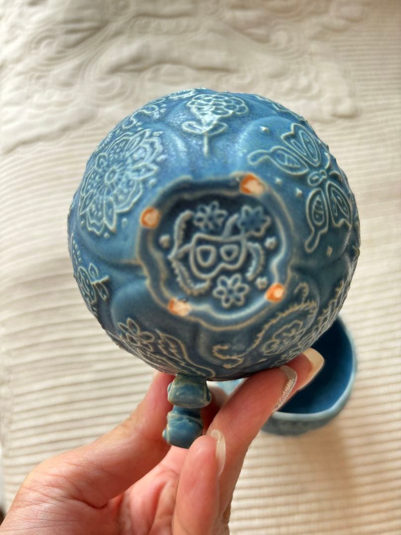 望月万里 作家器 最終日 特価 青色の花柄エンボススープカップ