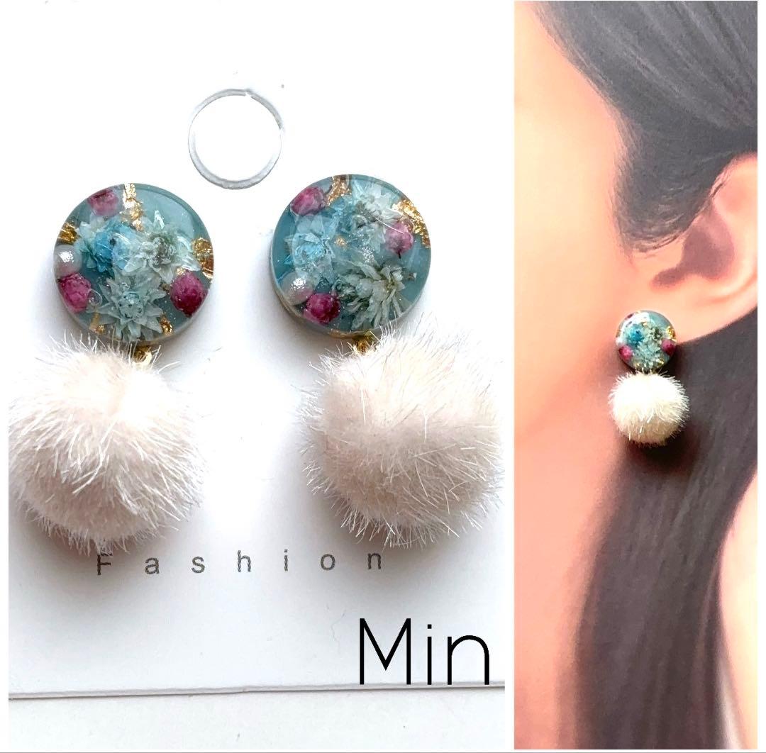サークル　フラワー　レジン　カボション　ピアス　ハンドメイド
