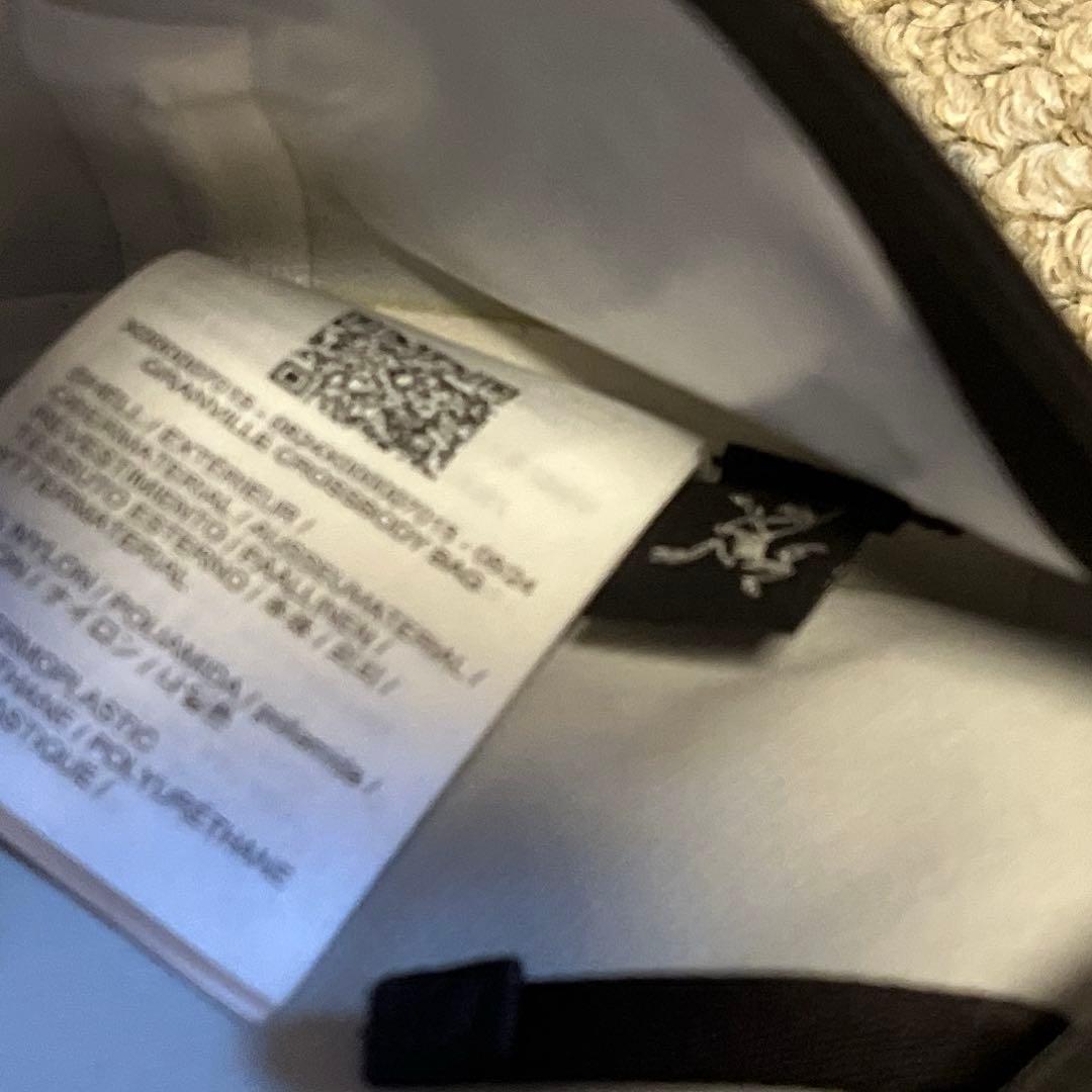 ARC'TERYX GRANVILLE CROSSBODY BAG 黒