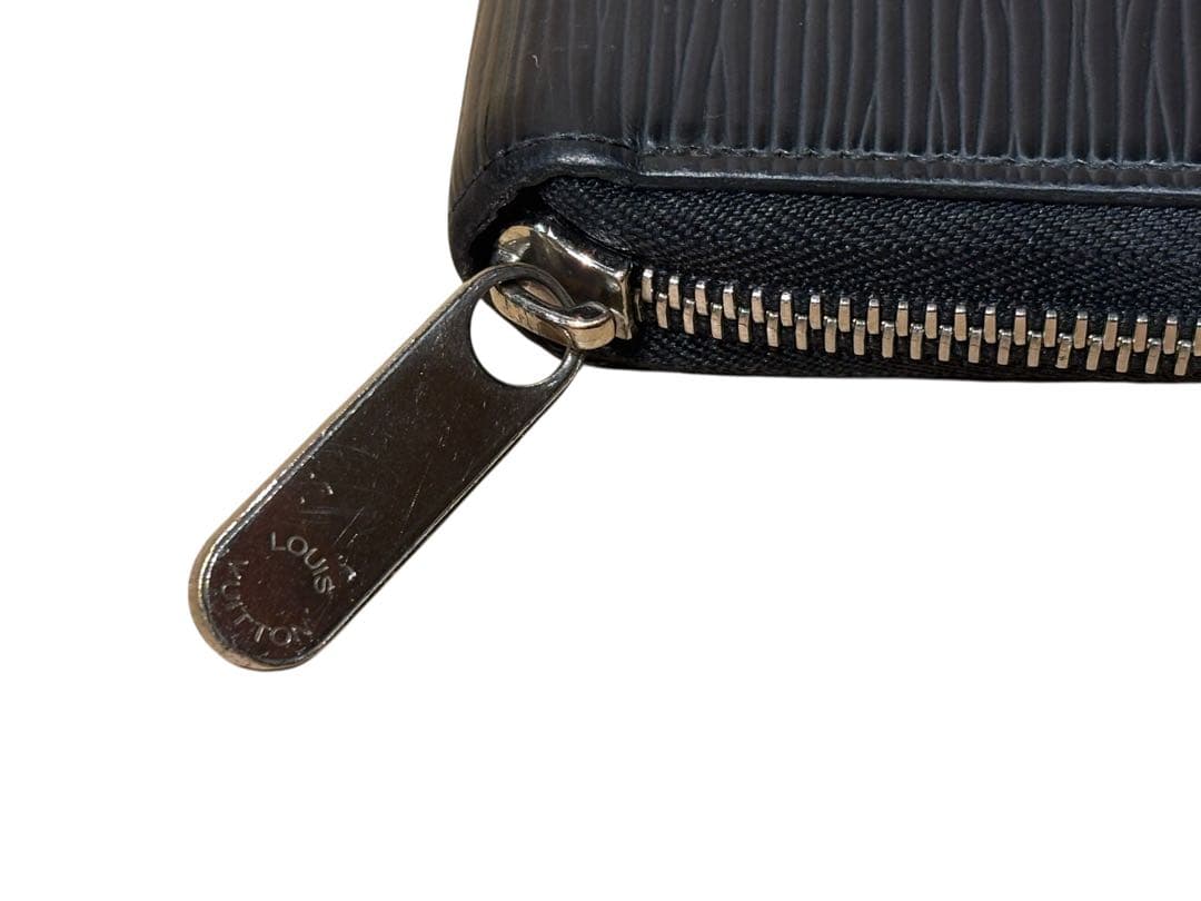 ルイヴィトン ジッピー ウォレット