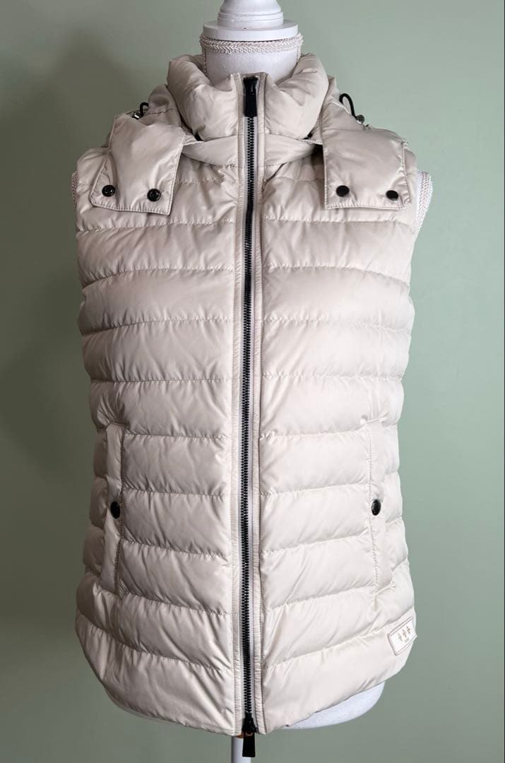 TATRAS フード付きダウンベスト