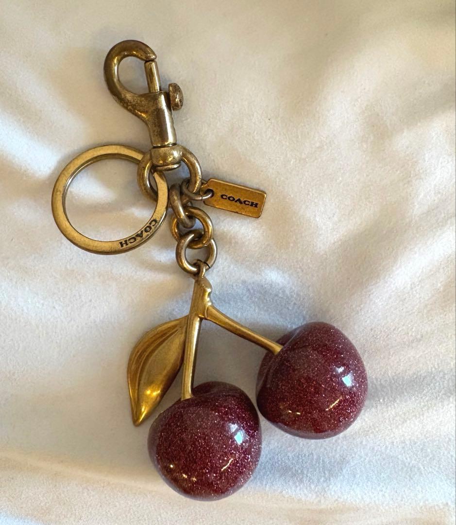 COACH　キーホルダー キーリング　チェリー　バッグ　チャーム　さくらんぼ