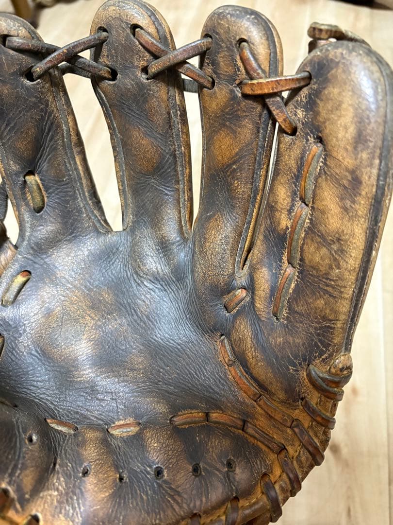 ドナイヤ硬式グラブ