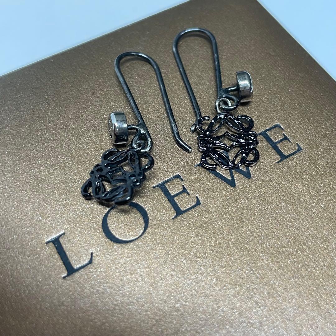 神*子様 LOEWE ピアス　アナグラム