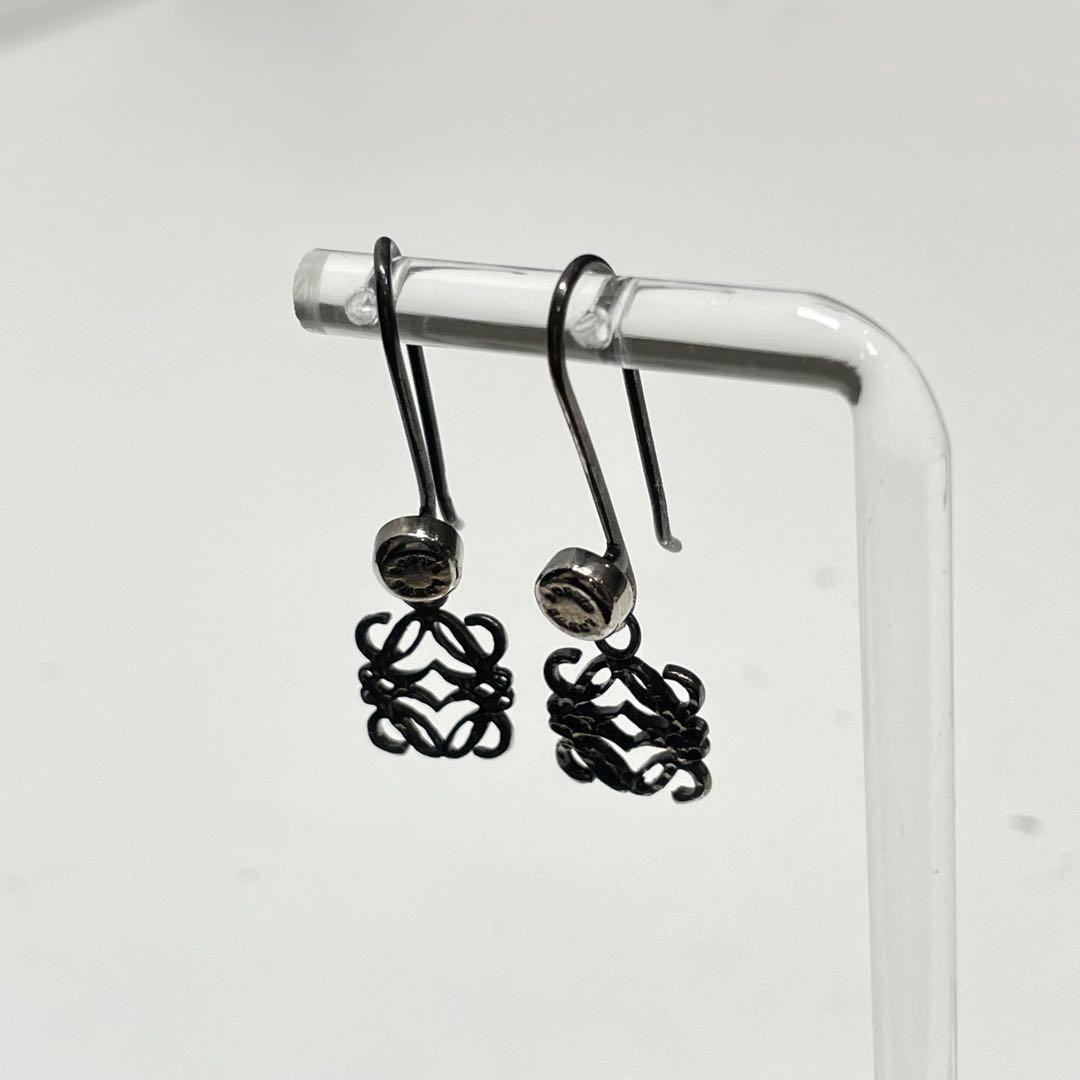 神*子様 LOEWE ピアス　アナグラム
