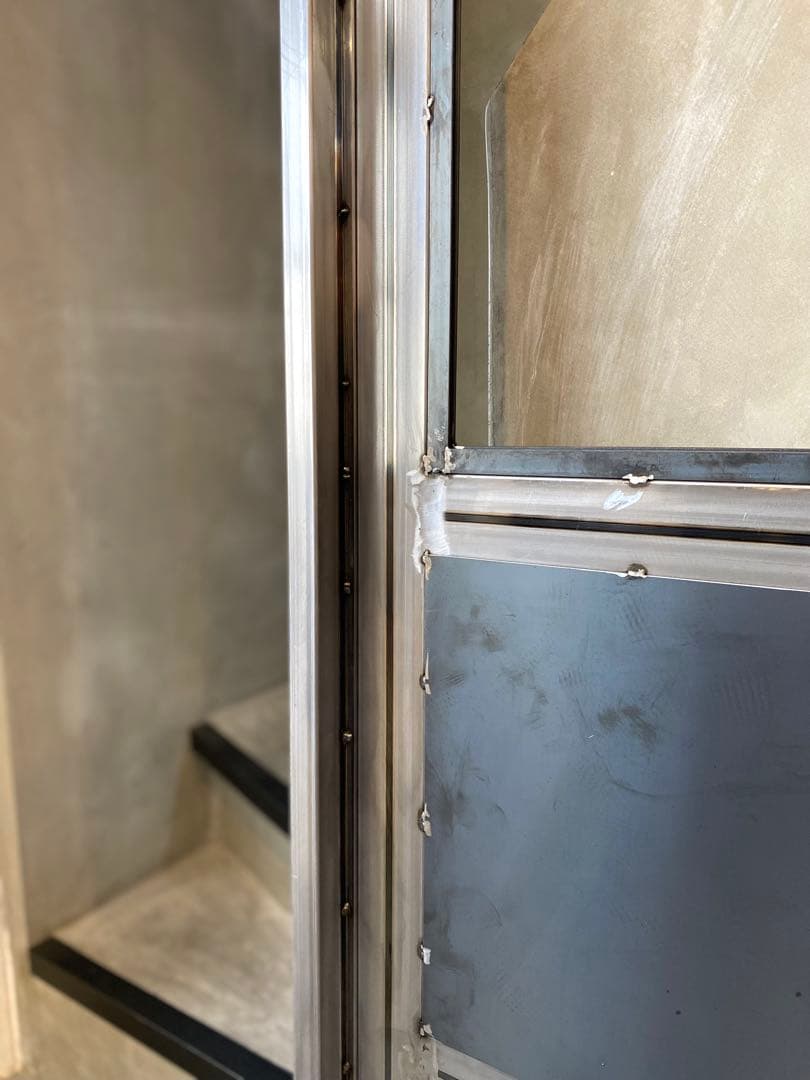 貴重　特別価格　鉄扉　アイアンドア　インダストリアル　防犯　扉　外枠付き